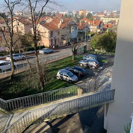 Hopitaux Apartment Bron